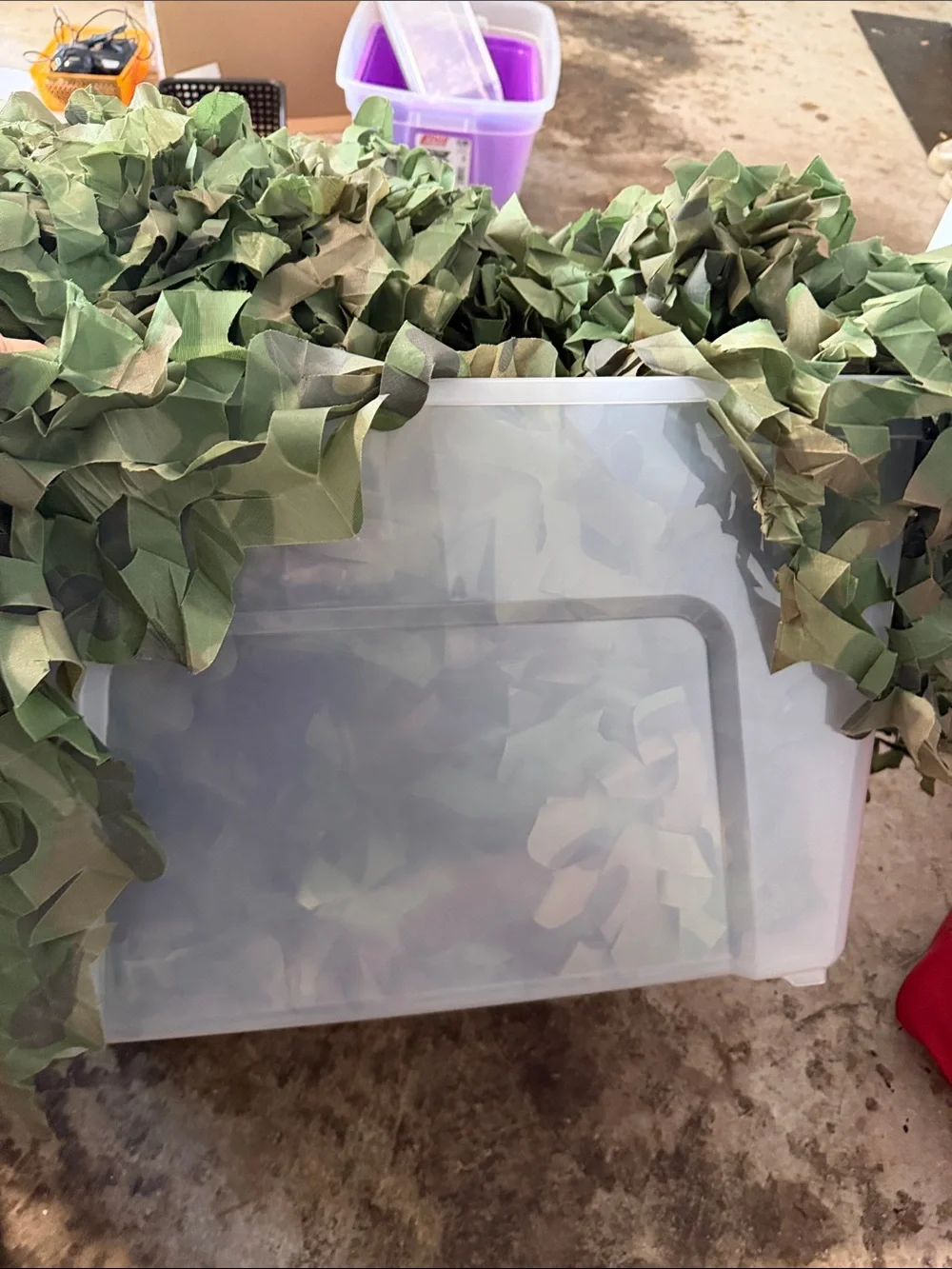Green Camouflage Netting - bucket full great for backdrops/costumes/floats